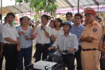 800 học sinh, thầy cô giáo trường THPT Chu Văn An tham gia chương trình tuyên truyền đảm bảo trật tự an toàn giao thông đường bộ