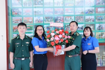 Tỉnh Đoàn Bình Phước thăm, chúc mừng Ngày truyền thống Bộ đội Biên phòng và Ngày Biên phòng toàn dân