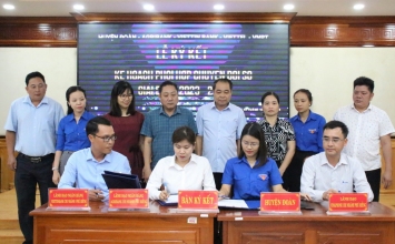 Huyện Đoàn Phú Riềng ký kết chương trình phối hợp với các đơn vị về thực hiện chuyển đổi số giai đoạn 2023-2025.