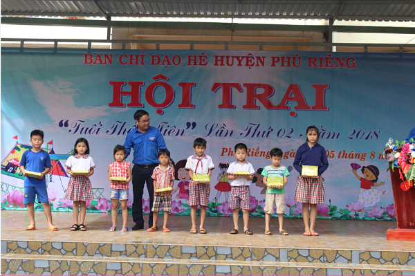 Hội trại “Tuổi thần tiên” huyện Phú Riềng lần thứ II, năm 2018.